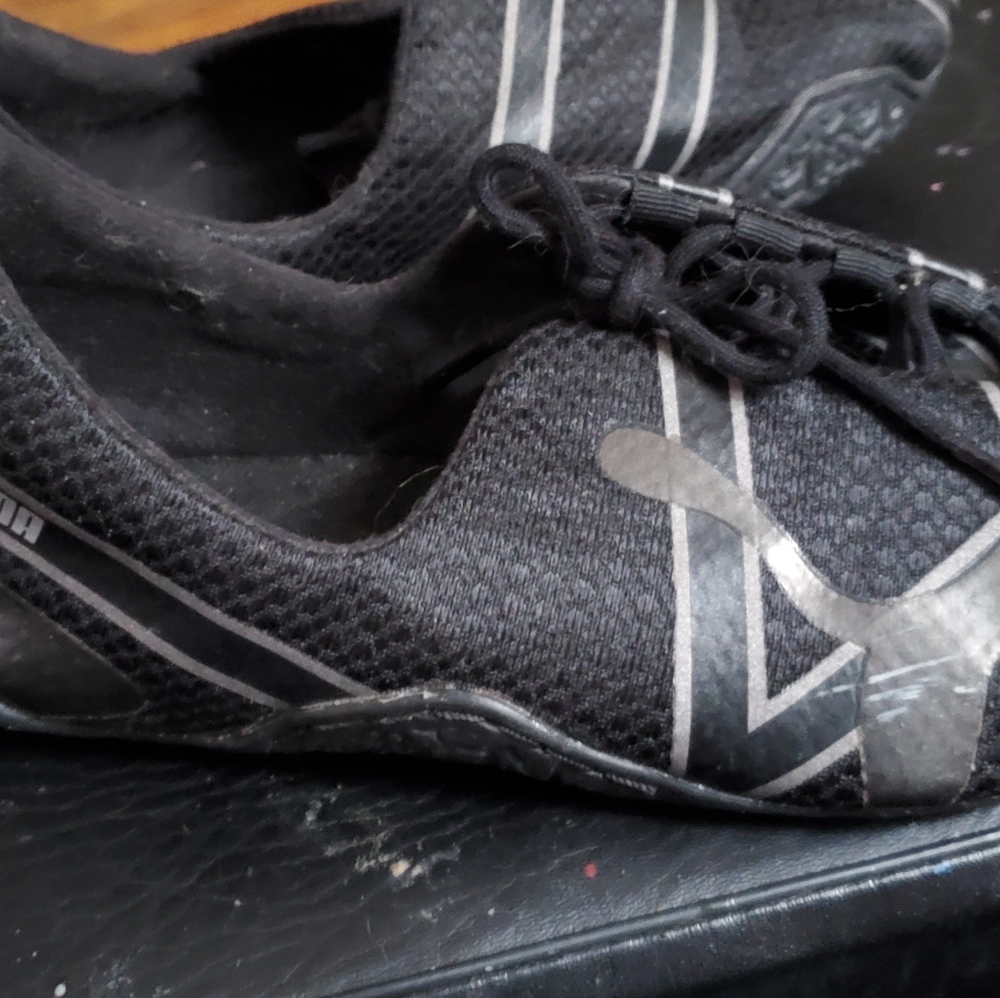 Puma black Rare Euro UK 6 US7- 7.5